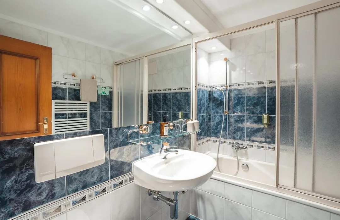 Laperle Apartments & Spa Access At Alpen Resort-1